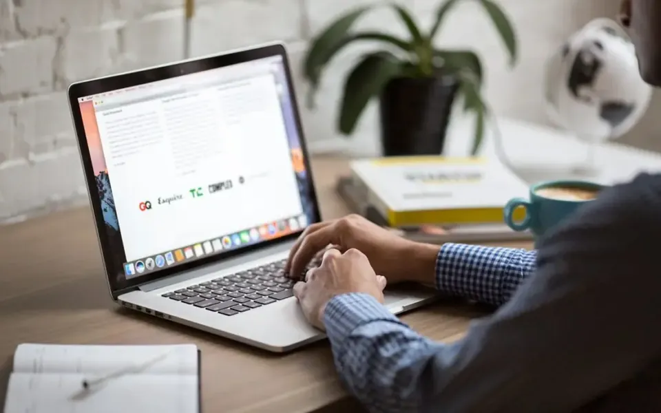 Artículos especializados B2B para visibilidad y decisiones de compra